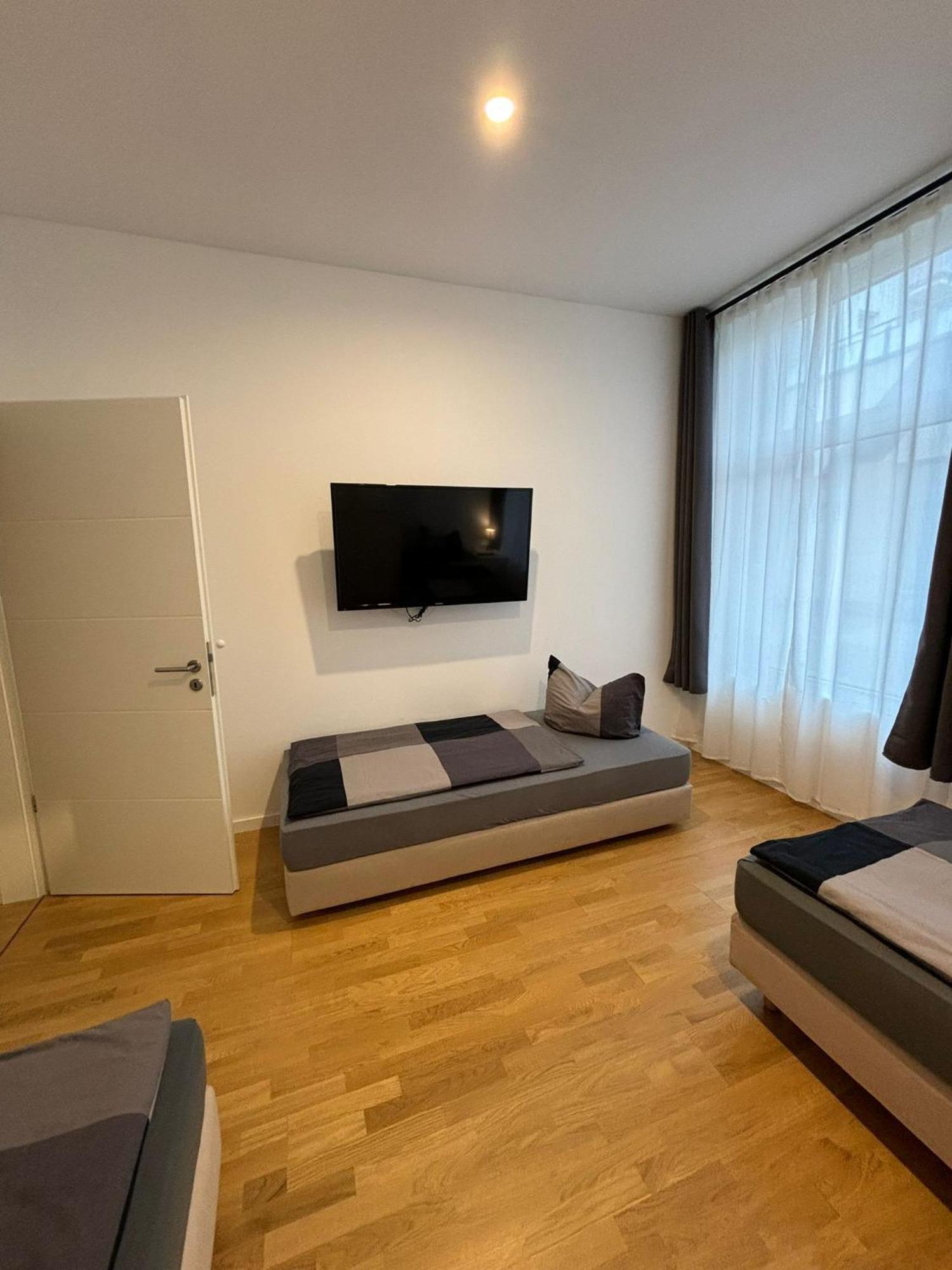 Apartments Am Kaisersaal แอร์ฟวร์ท ภายนอก รูปภาพ