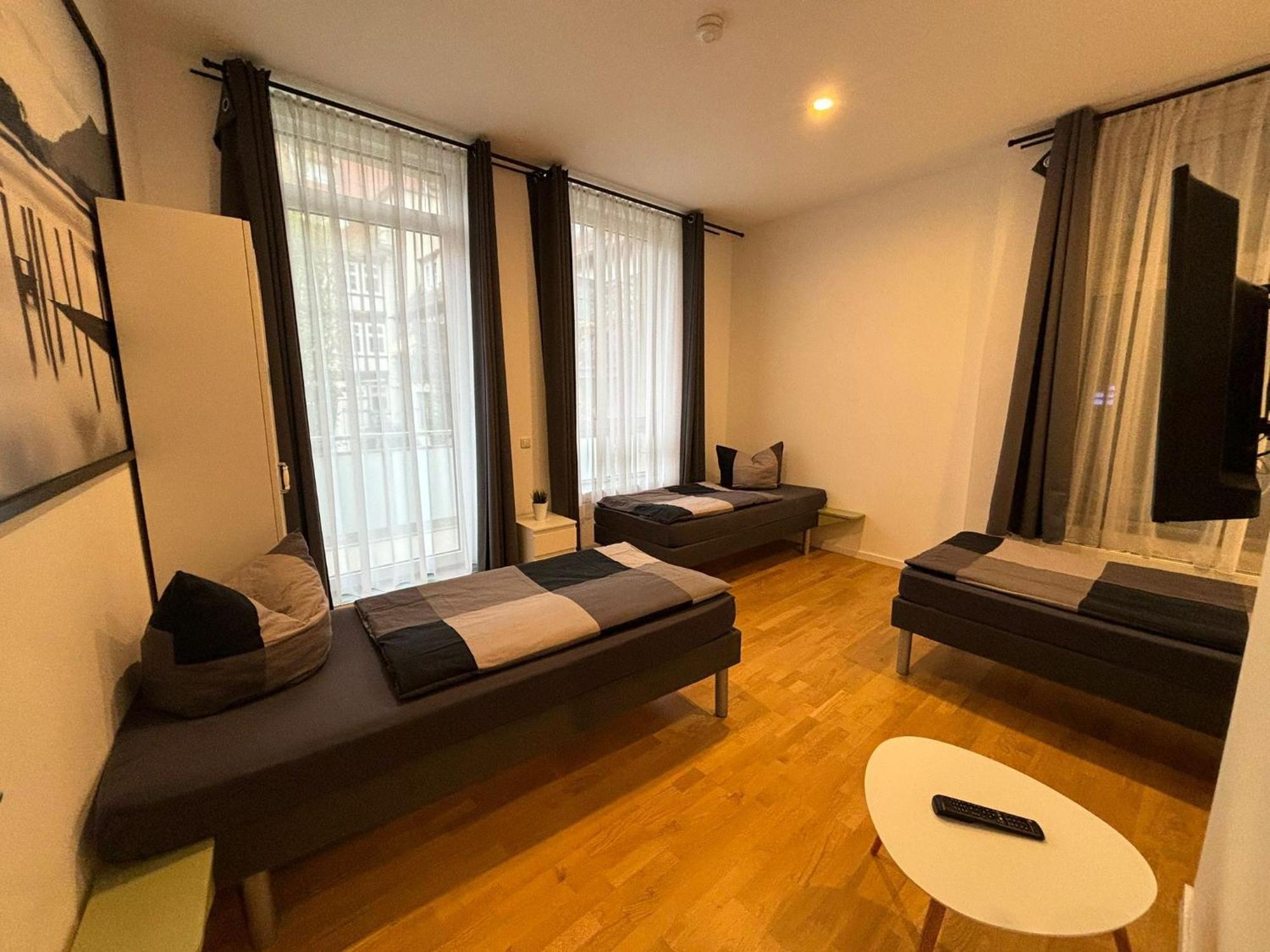 Apartments Am Kaisersaal แอร์ฟวร์ท ภายนอก รูปภาพ