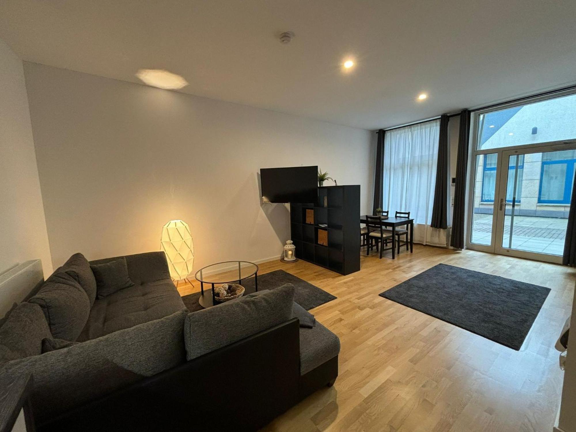 Apartments Am Kaisersaal แอร์ฟวร์ท ภายนอก รูปภาพ